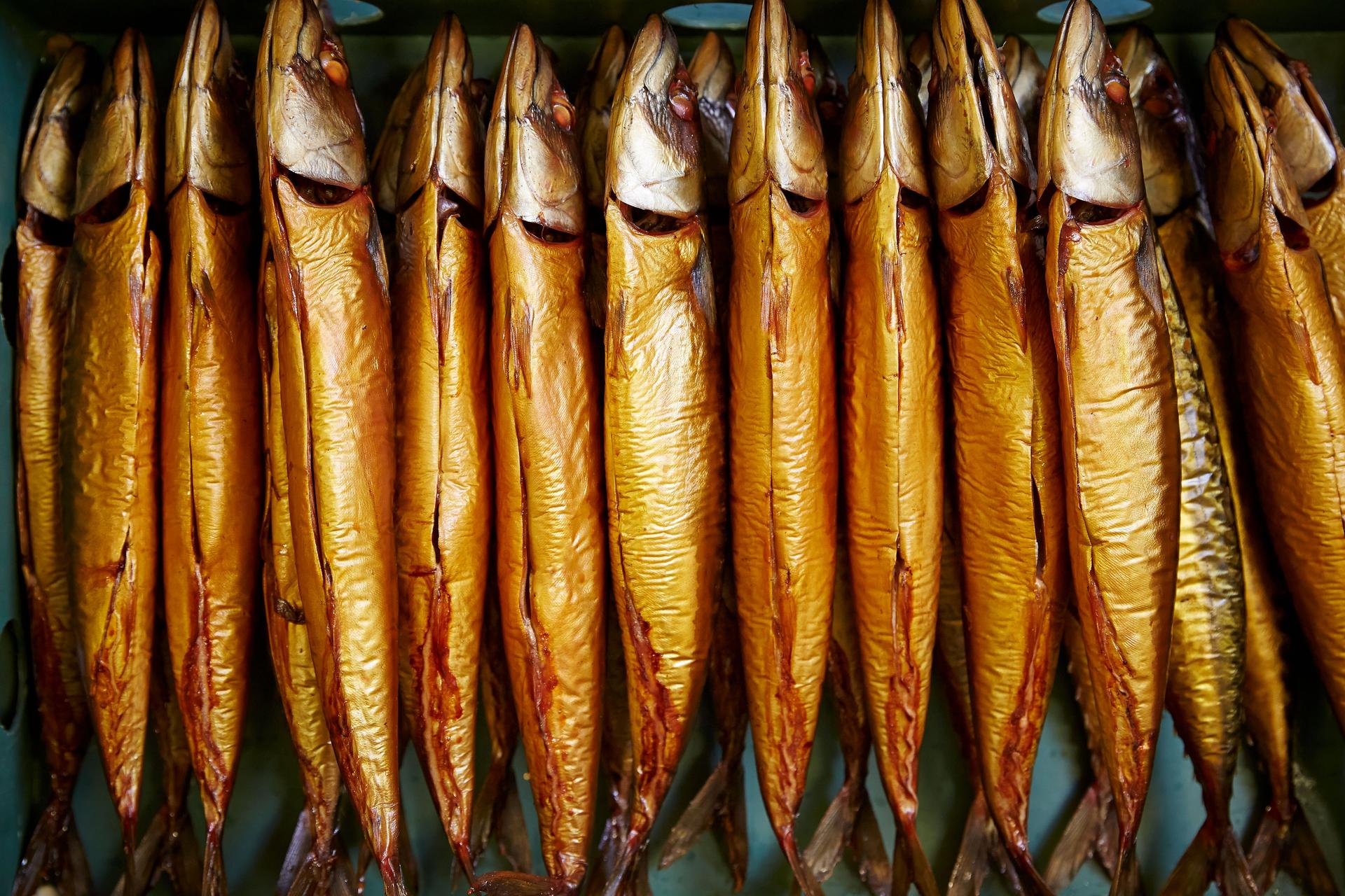 Smoked mackerels